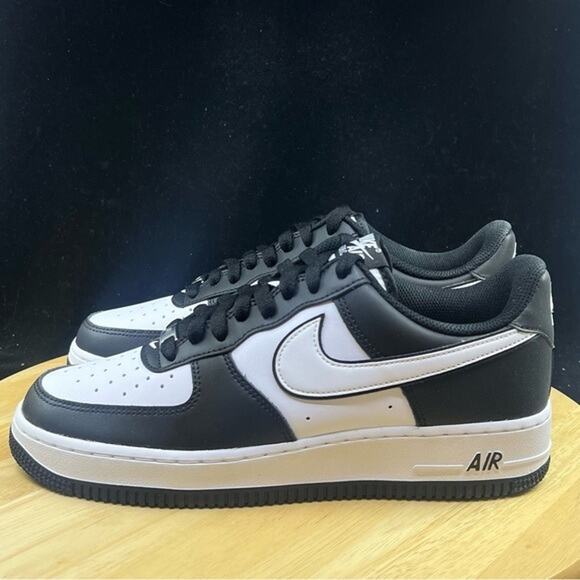 Nike Air Force 1 \'07 Low Panda White Black DV0788-001 sz 11 Men\'s Retro OG main image 4